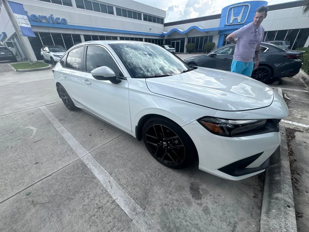 Used 2024 Platinum White Pearl Honda Sport Touring image 6