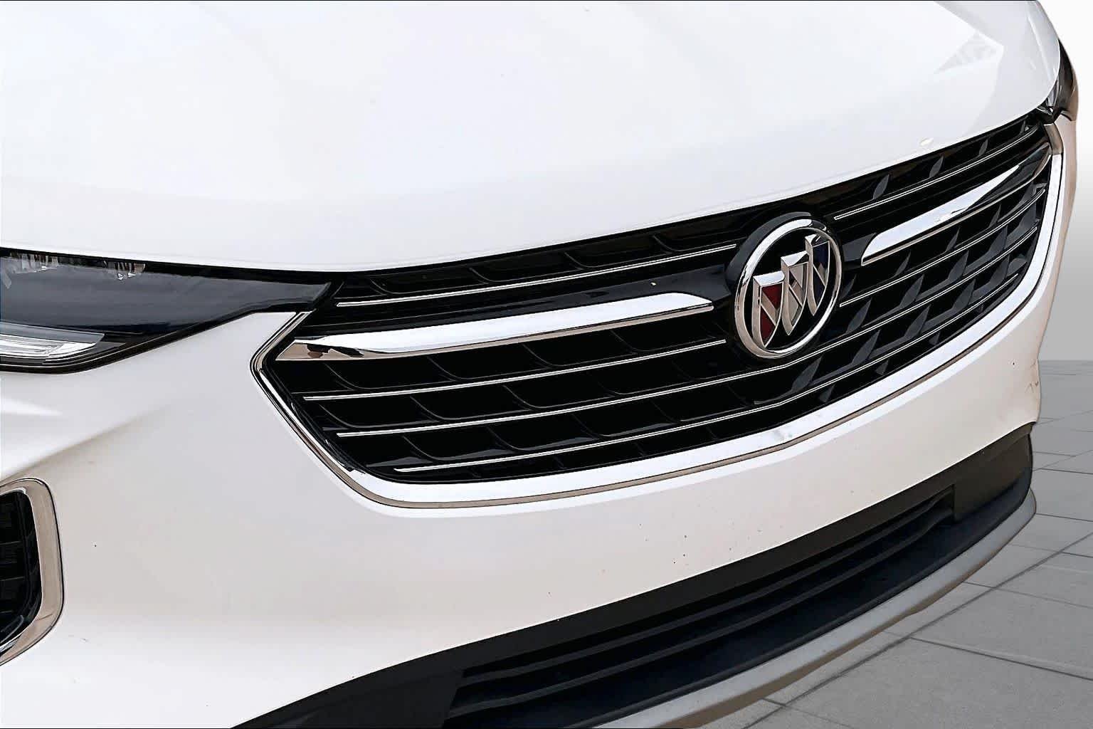 Used 2023 SUMMIT WHITE Buick Essence image 27