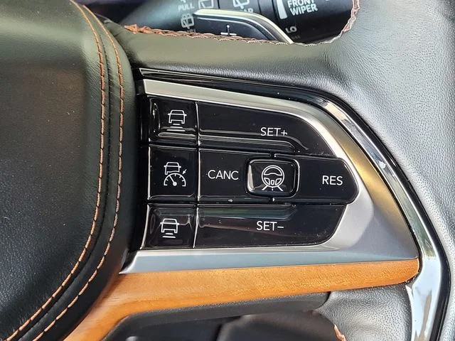 Used 2024 Gray Jeep Summit image 25