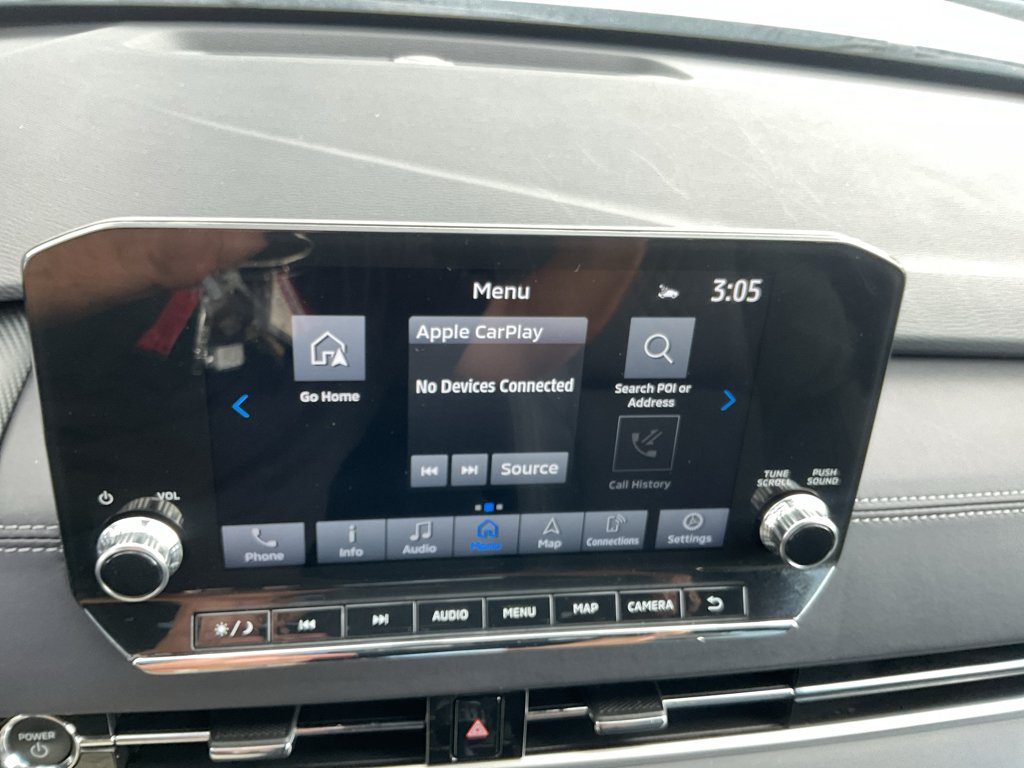 Used 2025 White Diamond Mitsubishi SEL Black Edition image 26