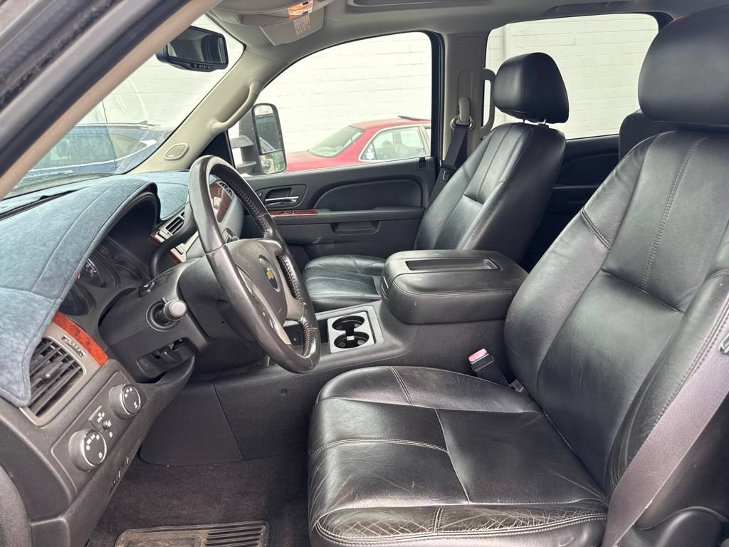 Used 2011 BLACK Chevrolet LTZ image 16