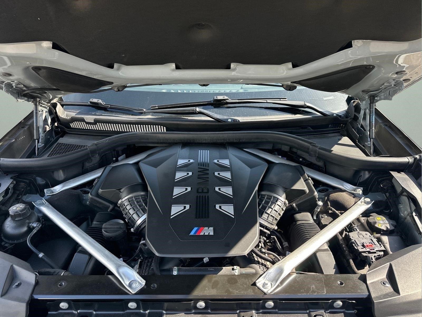 Used 2024 Brooklyn Grey Metallic BMW M60i image 30