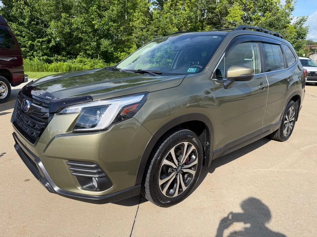 2023 Subaru Forester Limited's photo