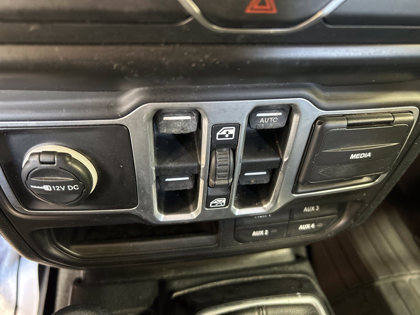 Used 2018 Black Jeep Unlimited Sport S image 29