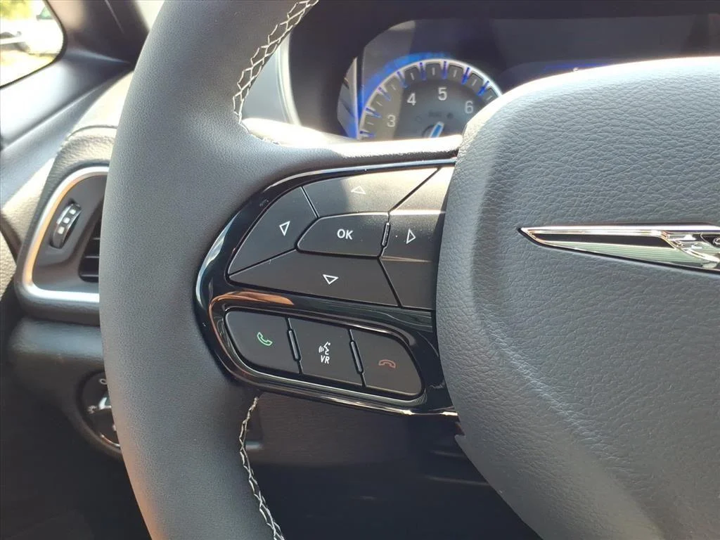 2026 Chrysler Pacifica Limited - Photo 18