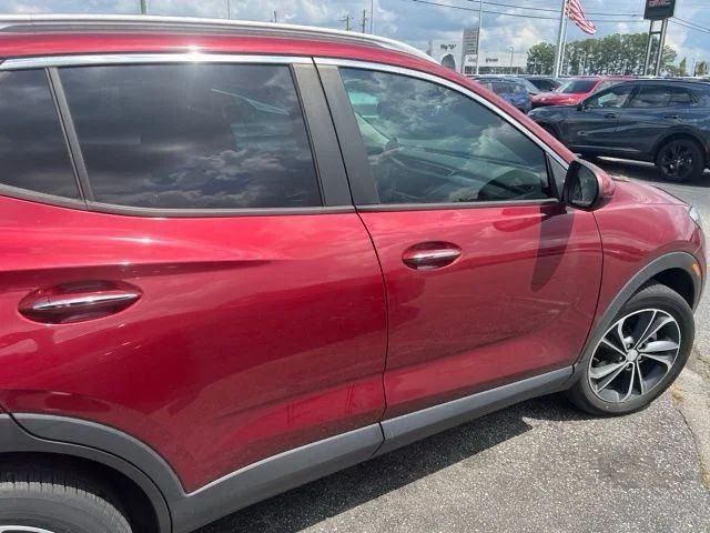 Used 2023  Buick Select image 7