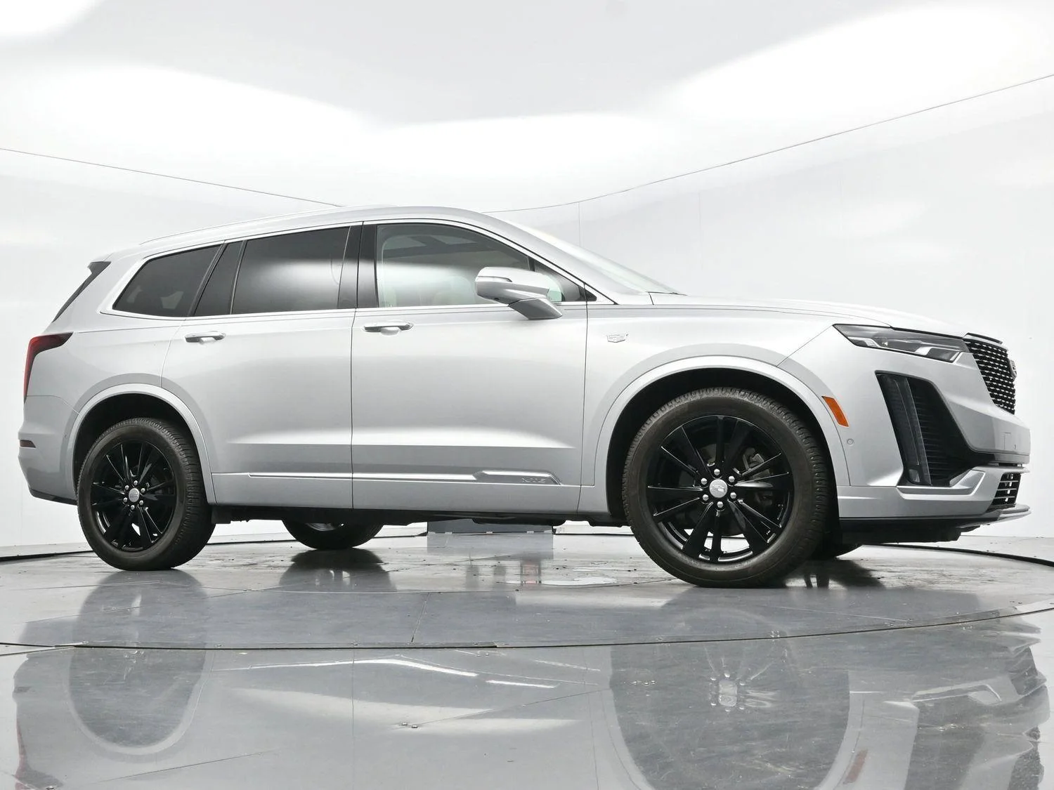 Used 2020 Radiant Silver Metallic Cadillac AWD Premium Luxury image 47