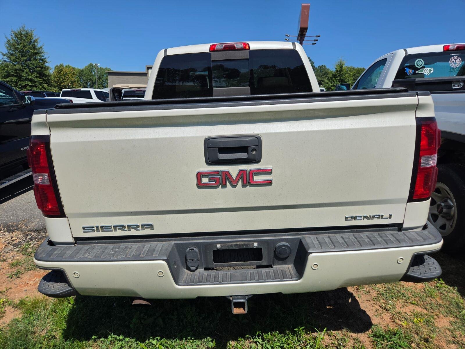 Used 2015 WHITE DIAMOND TRICOAT GMC Denali image 8