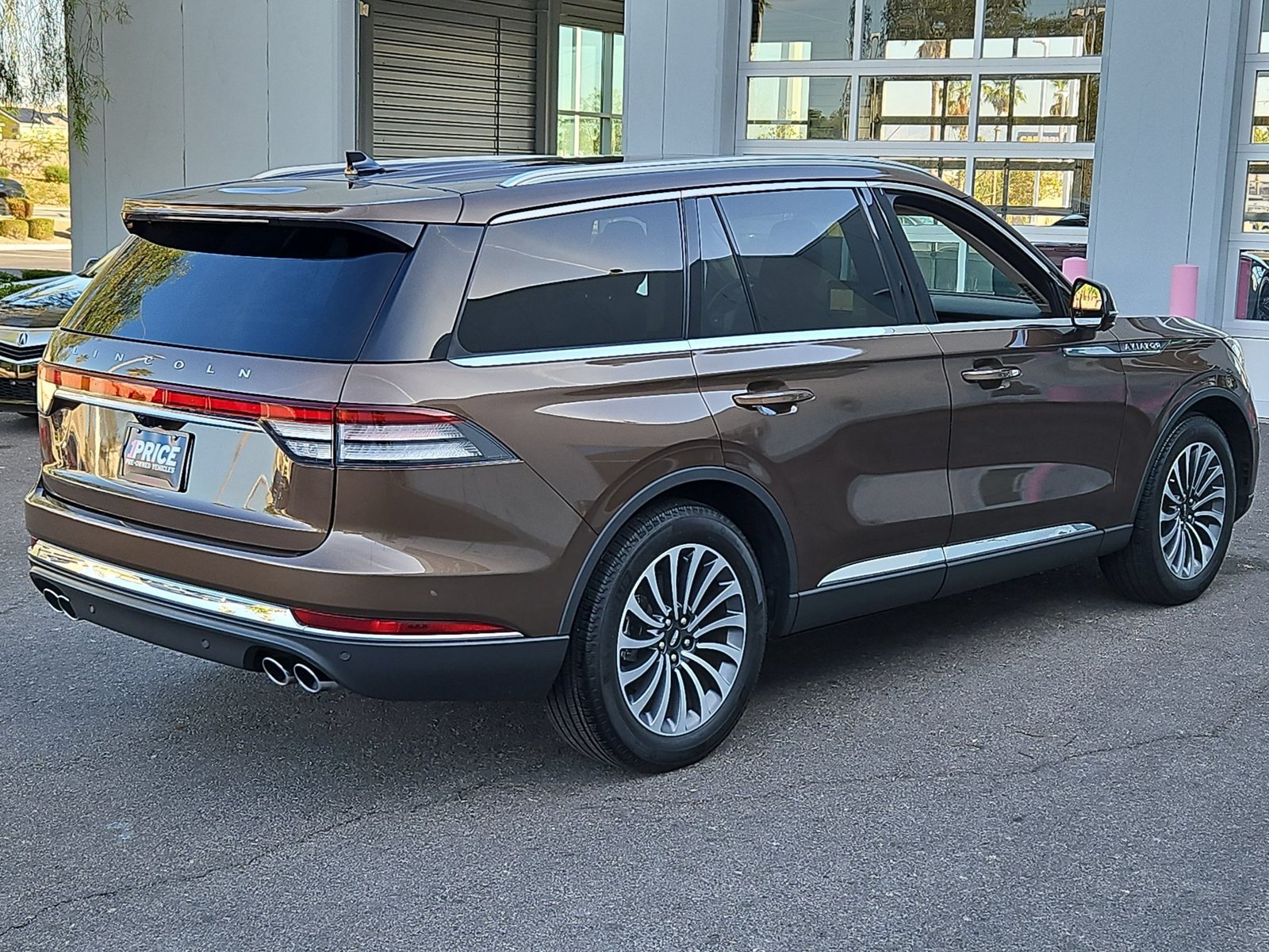 Used 2022 Bronze Smoke Metallic Clearcoat Lincoln Reserve image 5