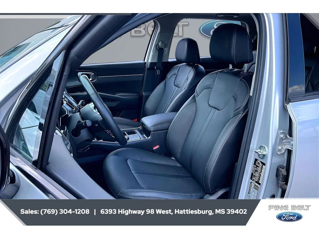 Used 2022 Sparkling Silver Kia S image 18