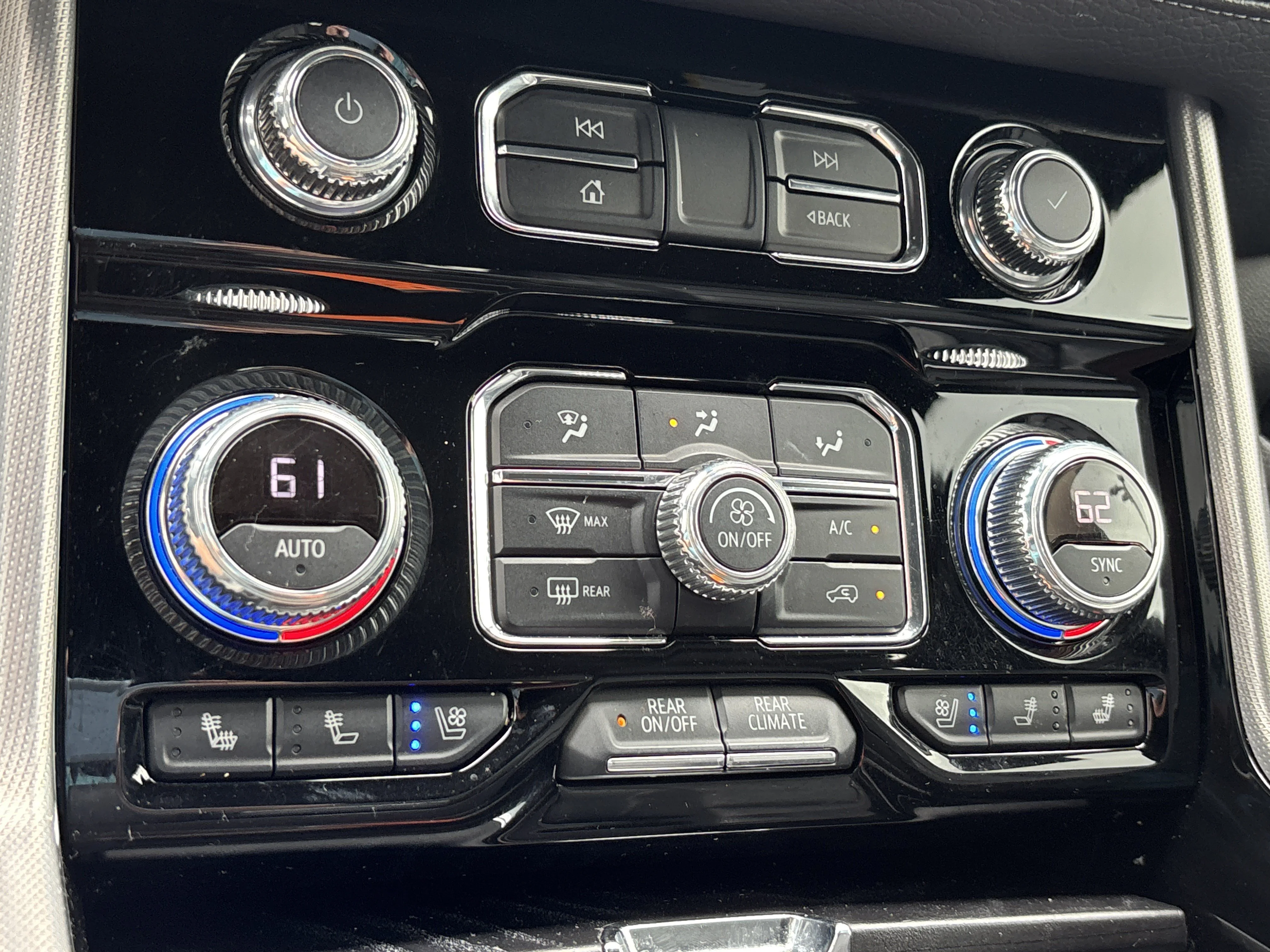 Used 2022 Onyx Black GMC Denali 4WD image 46