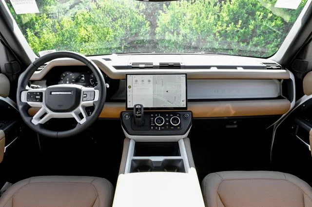 New 2026 Fuji White Land Rover S image 19
