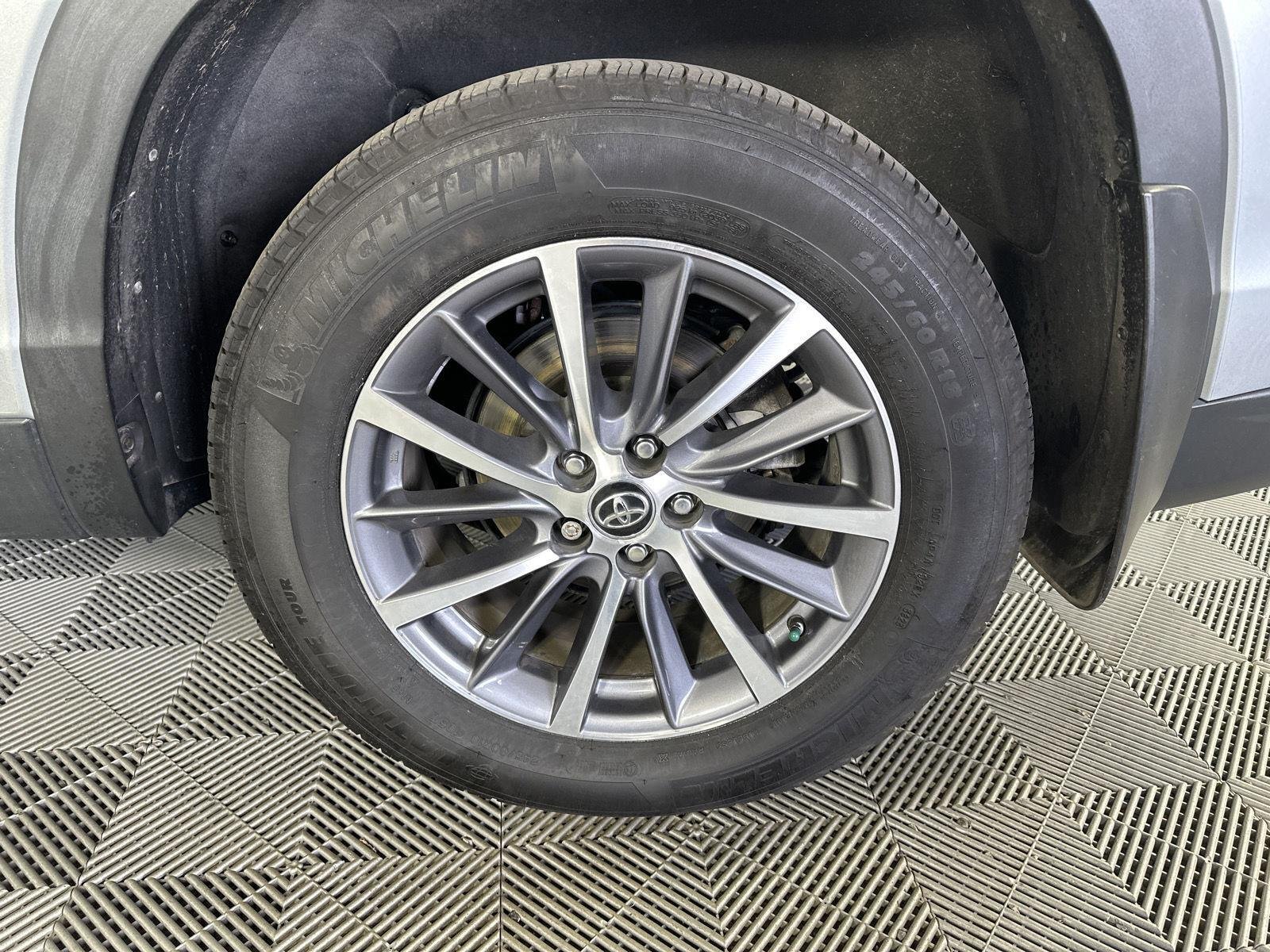 Used 2019 Celestial Silver Metallic Toyota XLE image 9
