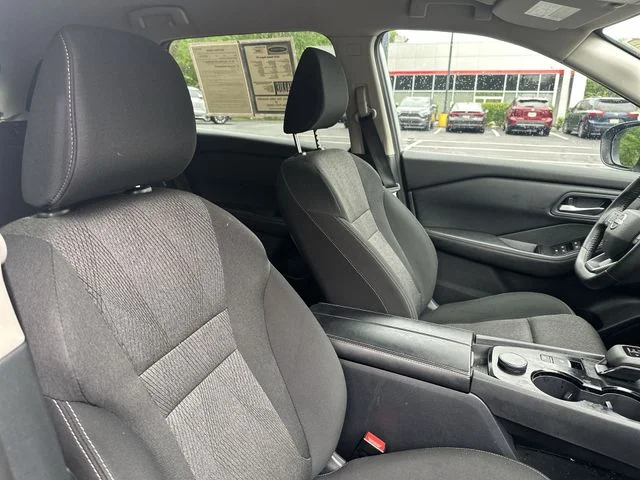 Used 2025 Silver Nissan SV image 28
