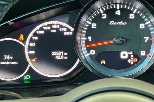 Used 2022  Porsche Turbo image 25