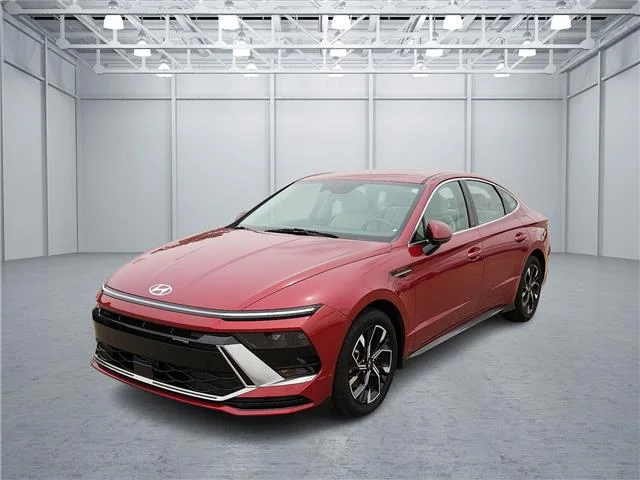 Used 2024 Red Hyundai SEL Front-Wheel Drive image 1
