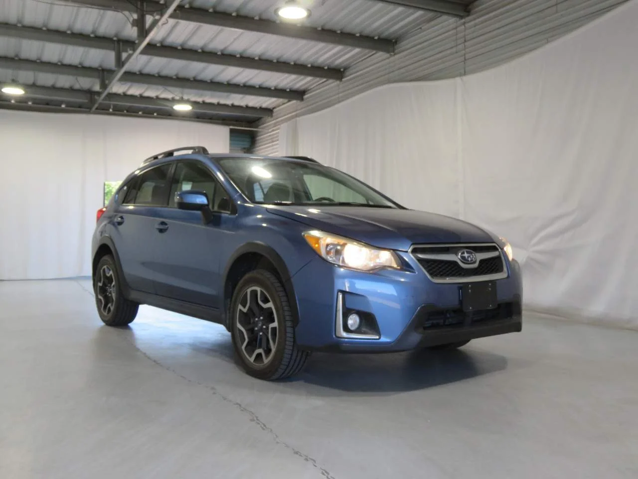 Used 2016 Quartz Blue Pearl Subaru 2.0i Limited image 3