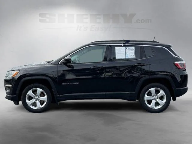 Used 2017 Diamond Black Jeep  image 15