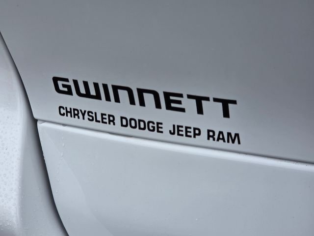 New 2026 Bright White Clear-Coat Exterior Paint Jeep Laredo image 29