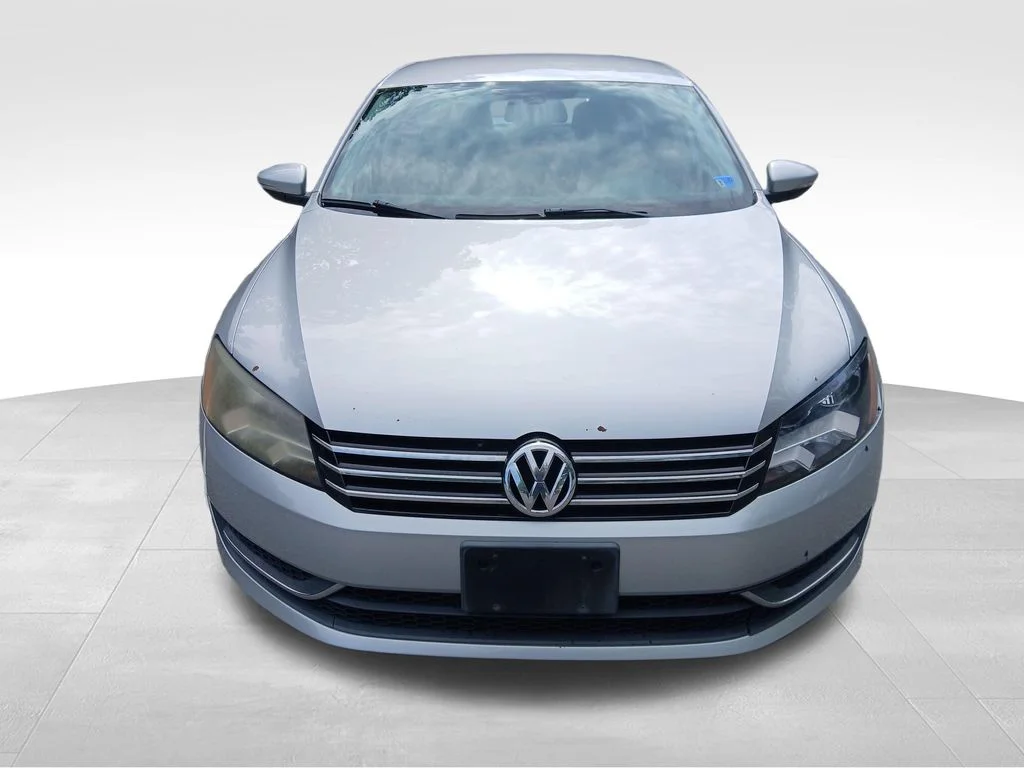 Used 2012 Silver Volkswagen 2.5 S image 8