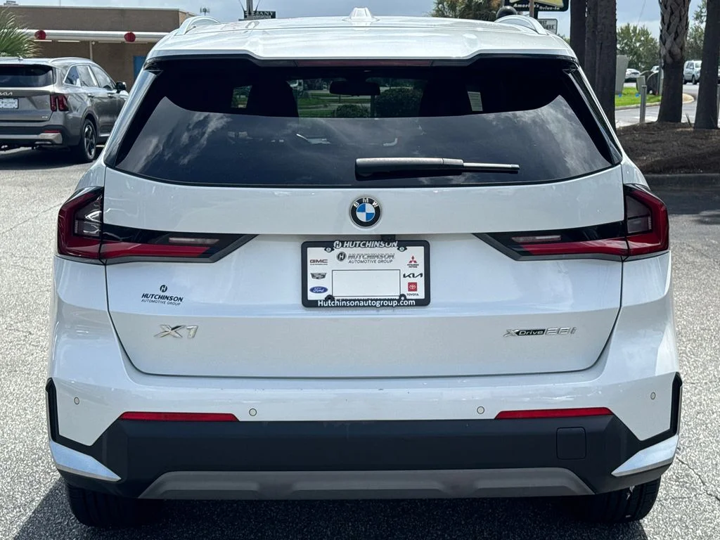 Used 2023 White BMW xDrive28i image 4