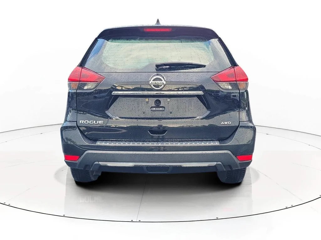 Used 2019 Black Nissan S image 6