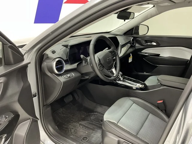 2026 Chevrolet Trax LT - Photo 16