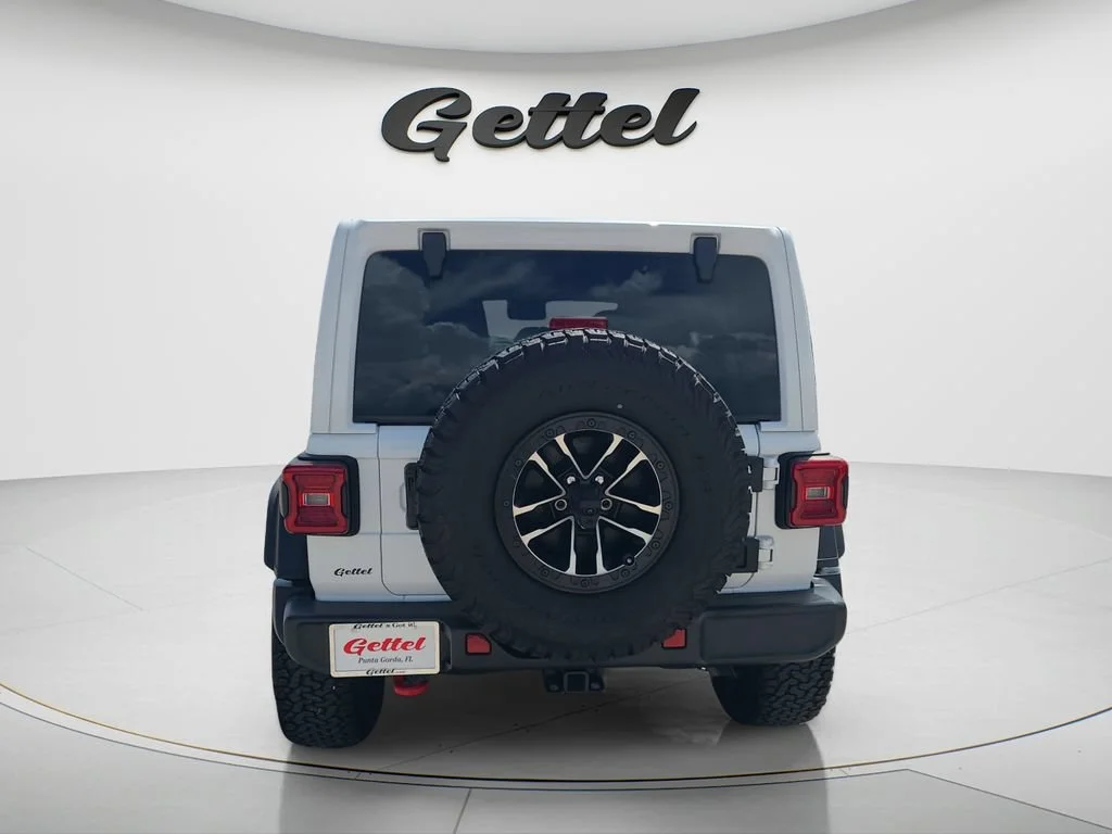 Used 2025 White Jeep 4-Door Rubicon 4x4 image 6