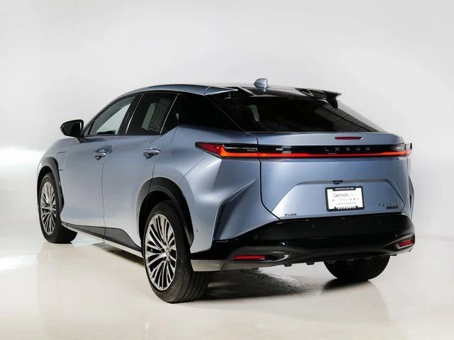 Used 2023  Lexus 450e Luxury image 33
