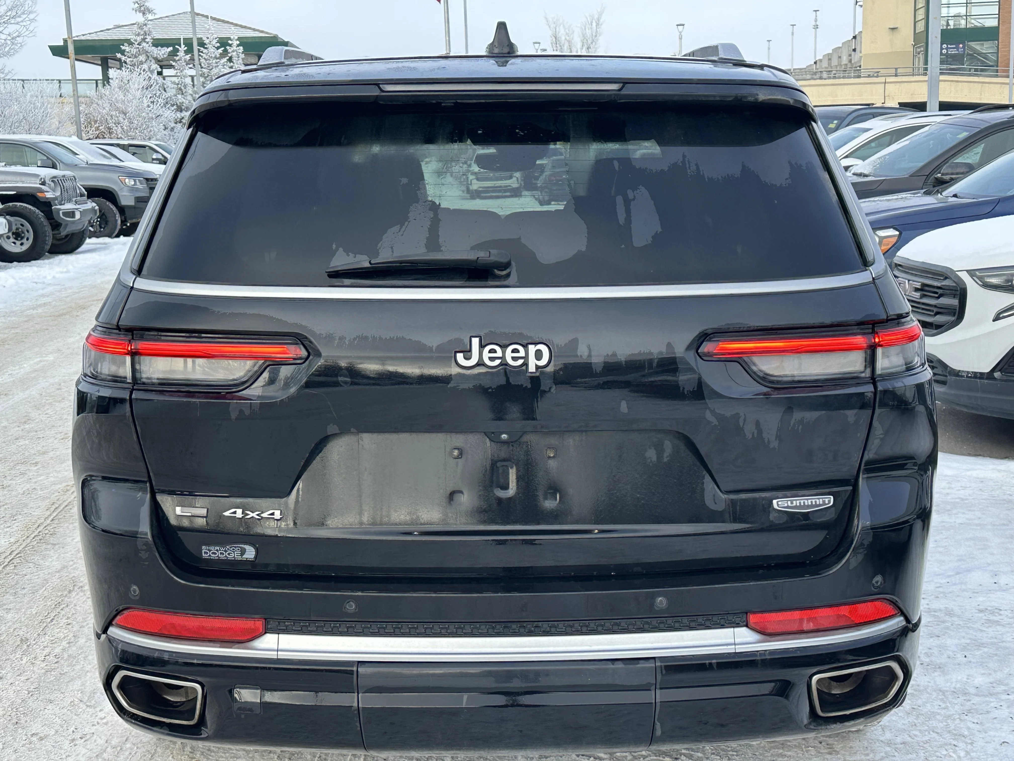 Certified Used 2021 Diamond Black Crystal Pearl Jeep Summit image 5