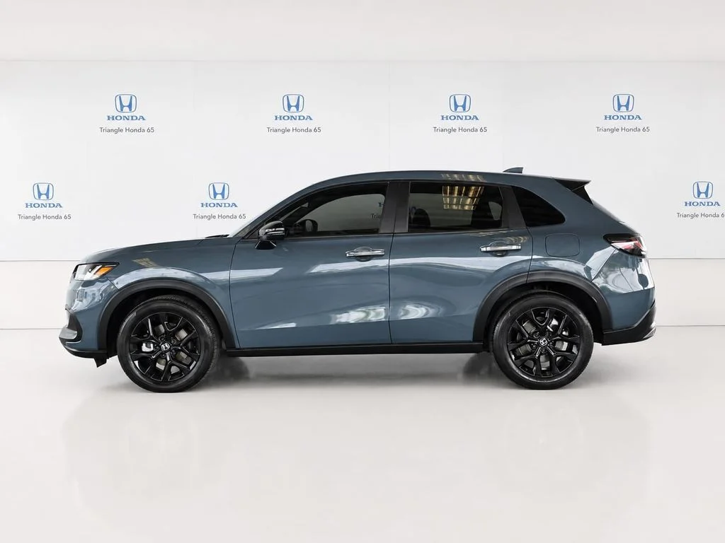 Used 2025  Honda Sport image 3