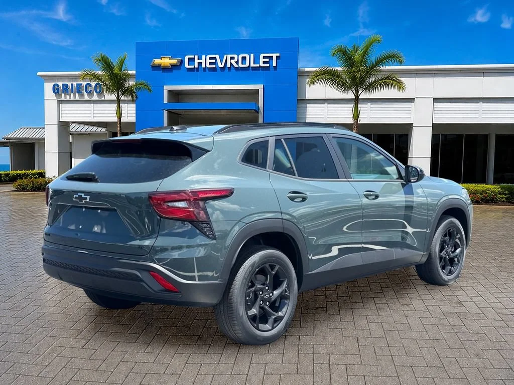 New 2026 Summit White Chevrolet LT image 7