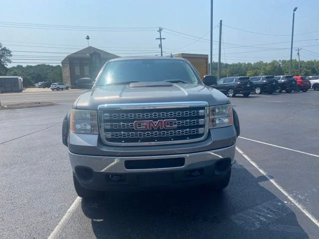 Used 2013 Gray GMC SLE image 2