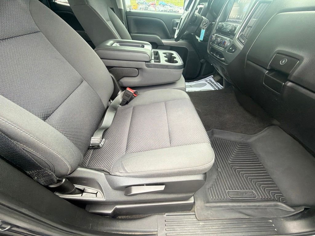 Used 2018 Gray Chevrolet LT image 33