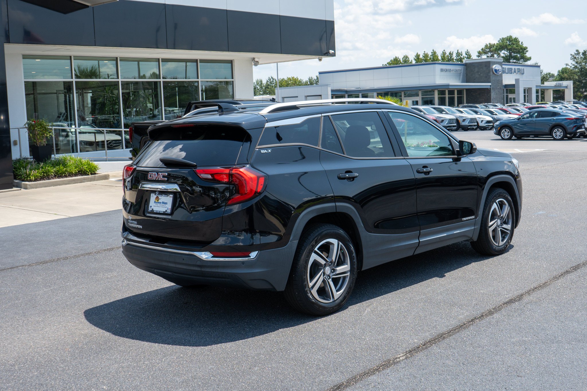 Used 2020 Ebony Twilight Metallic GMC SLT image 3