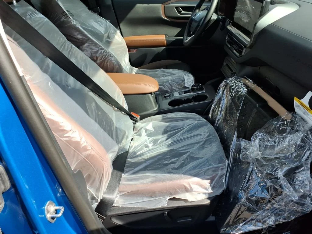 New 2026 Velocity Blue Metallic Ford Outer Banks® image 8