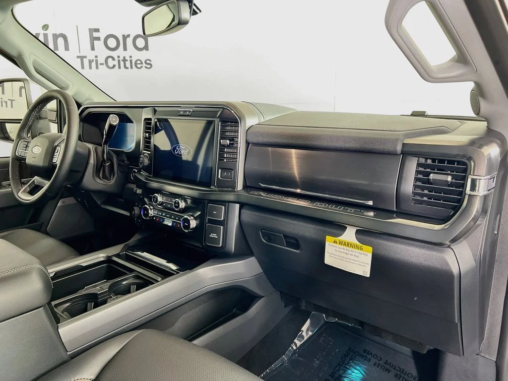 New 2026 Oxford White Ford Lariat image 31
