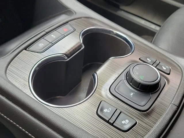 2023 GMC Acadia SLT - Photo 38