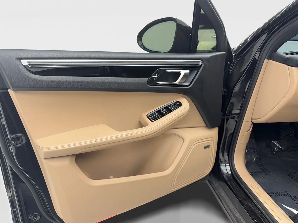 Used 2022 Black Porsche Base image 21