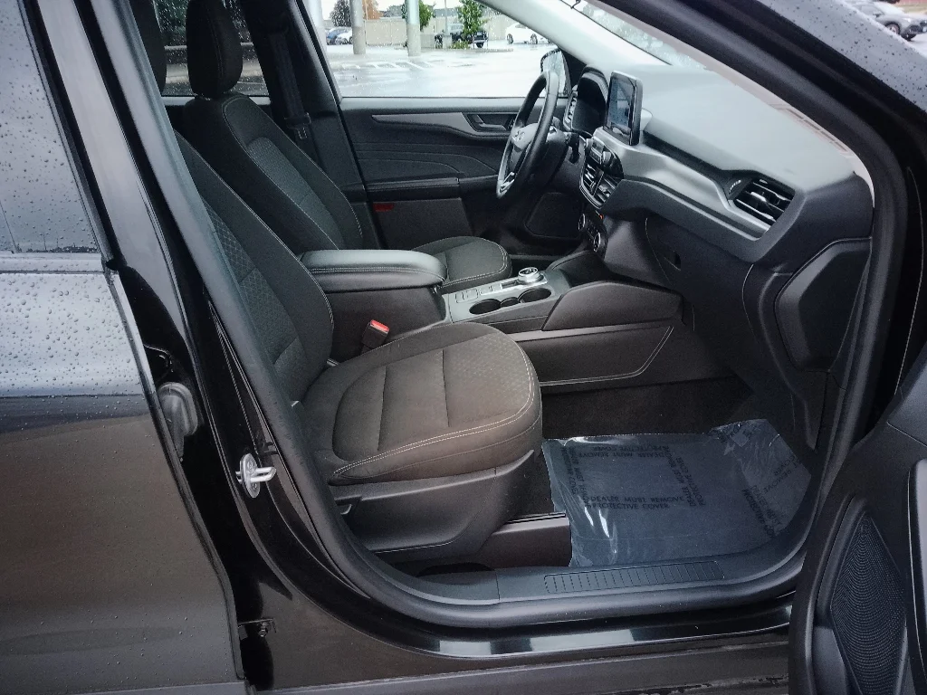 Used 2024 Agate Black Metallic Ford Active image 15