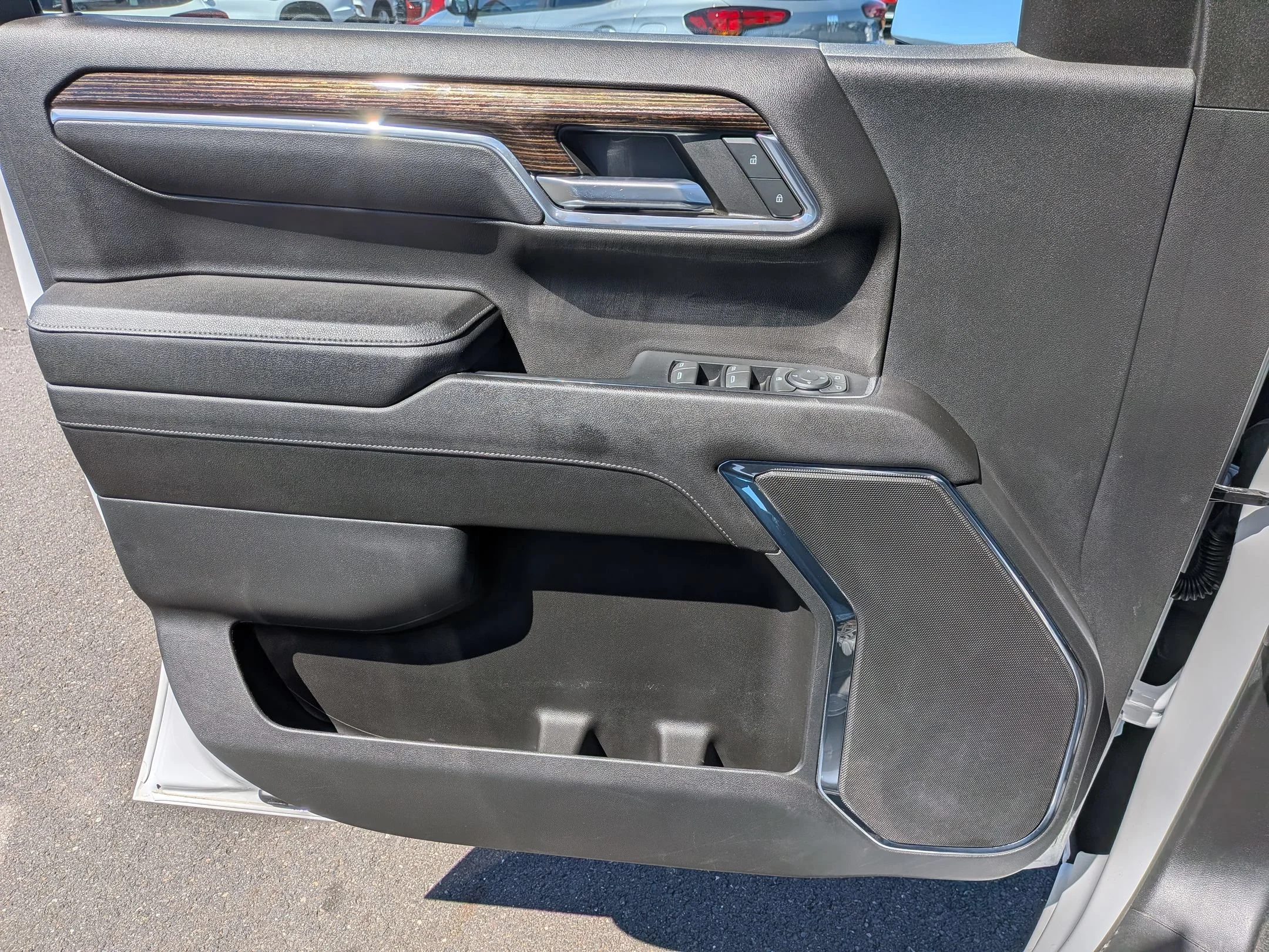 Used 2023 Summit White GMC Elevation image 21