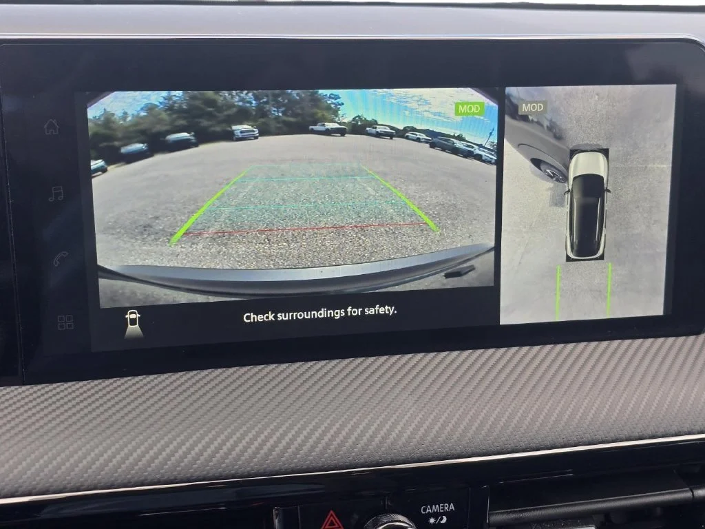 Used 2026 Black Nissan SR image 23
