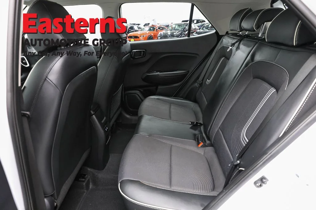 Used 2025 White Hyundai Limited image 21