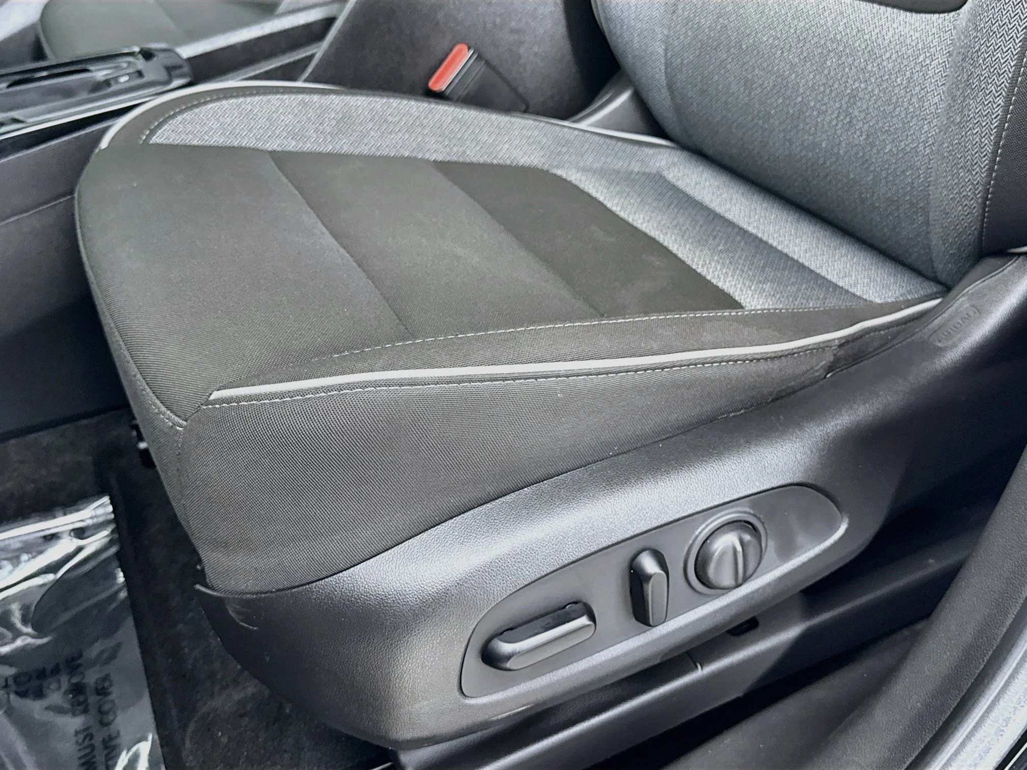 Used 2022 Mosaic Black Metallic Chevrolet LT image 21