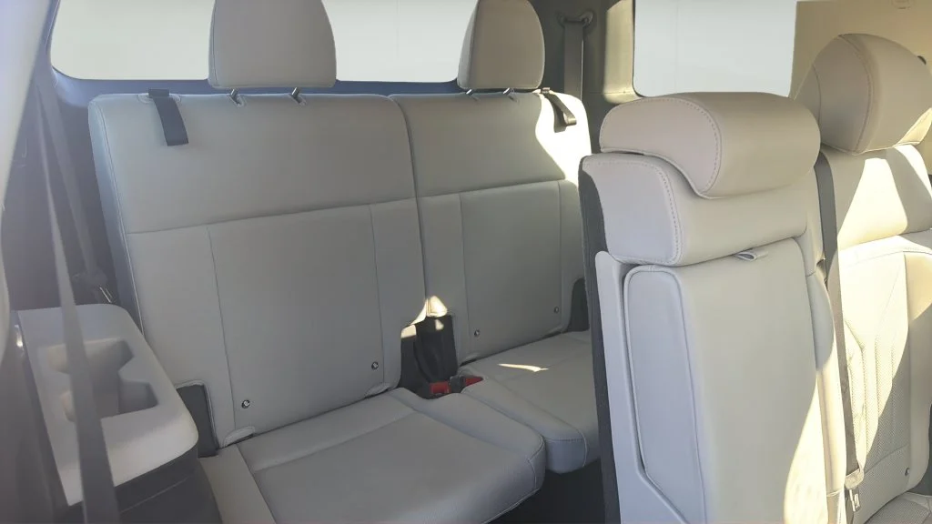 Used 2025 Gray Hyundai SEL image 10