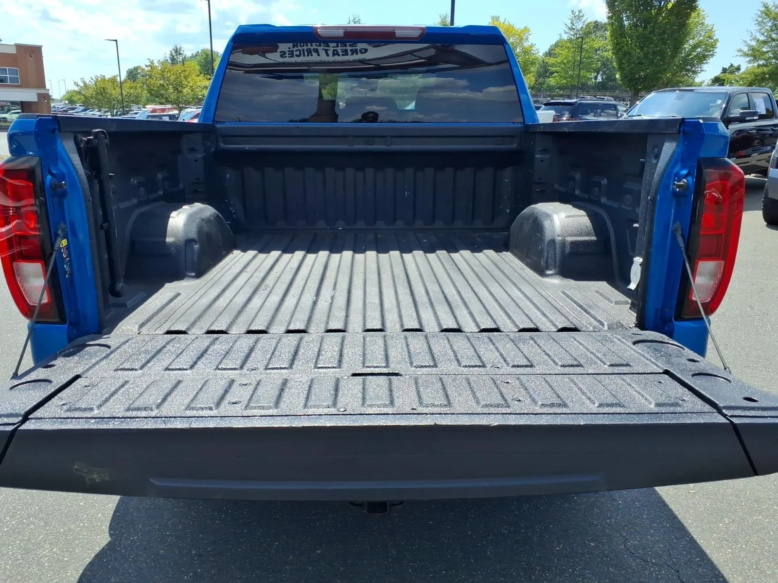 Used 2023 Dynamic Blue Metallic GMC Elevation image 28