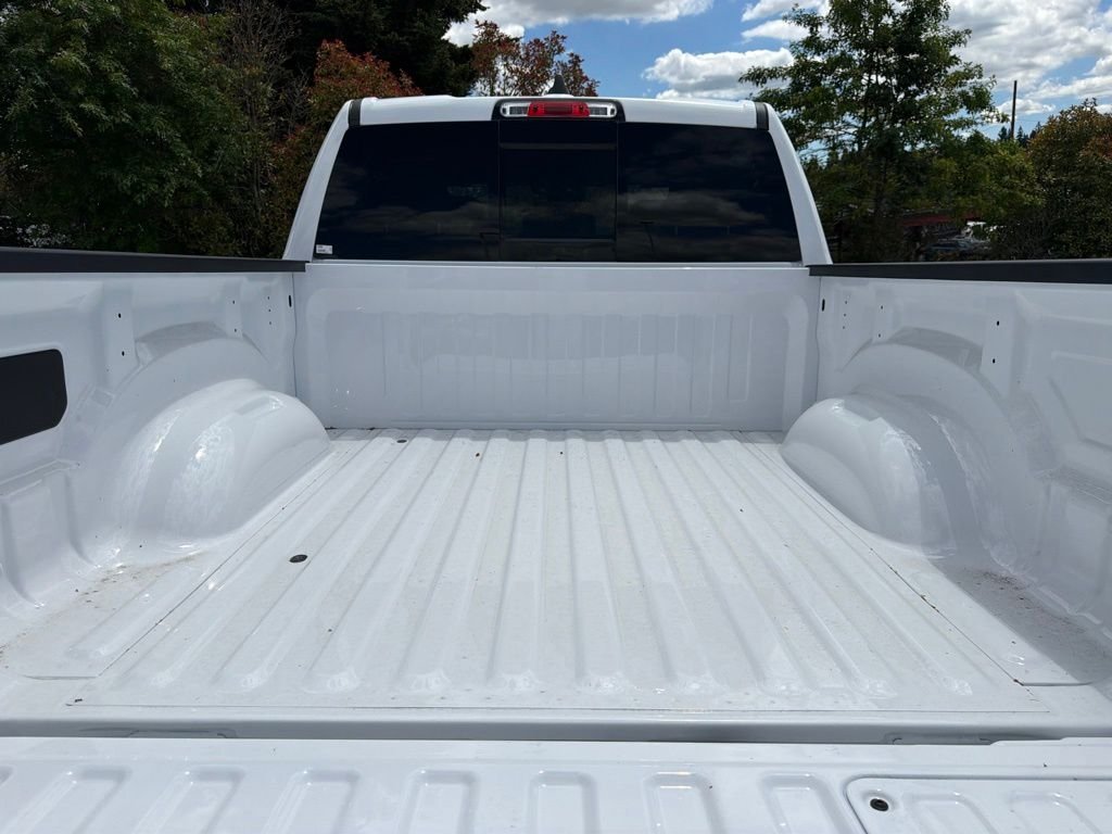 New 2026 Bright White Clear-Coat Exterior Paint RAM Laramie image 10