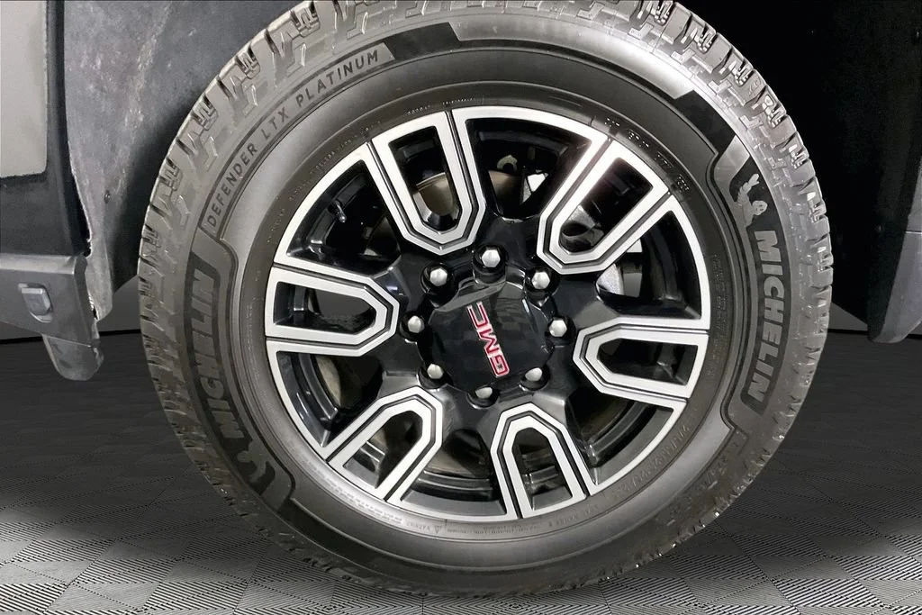 Certified Used 2023 ONYX BLACK GMC AT4 image 31