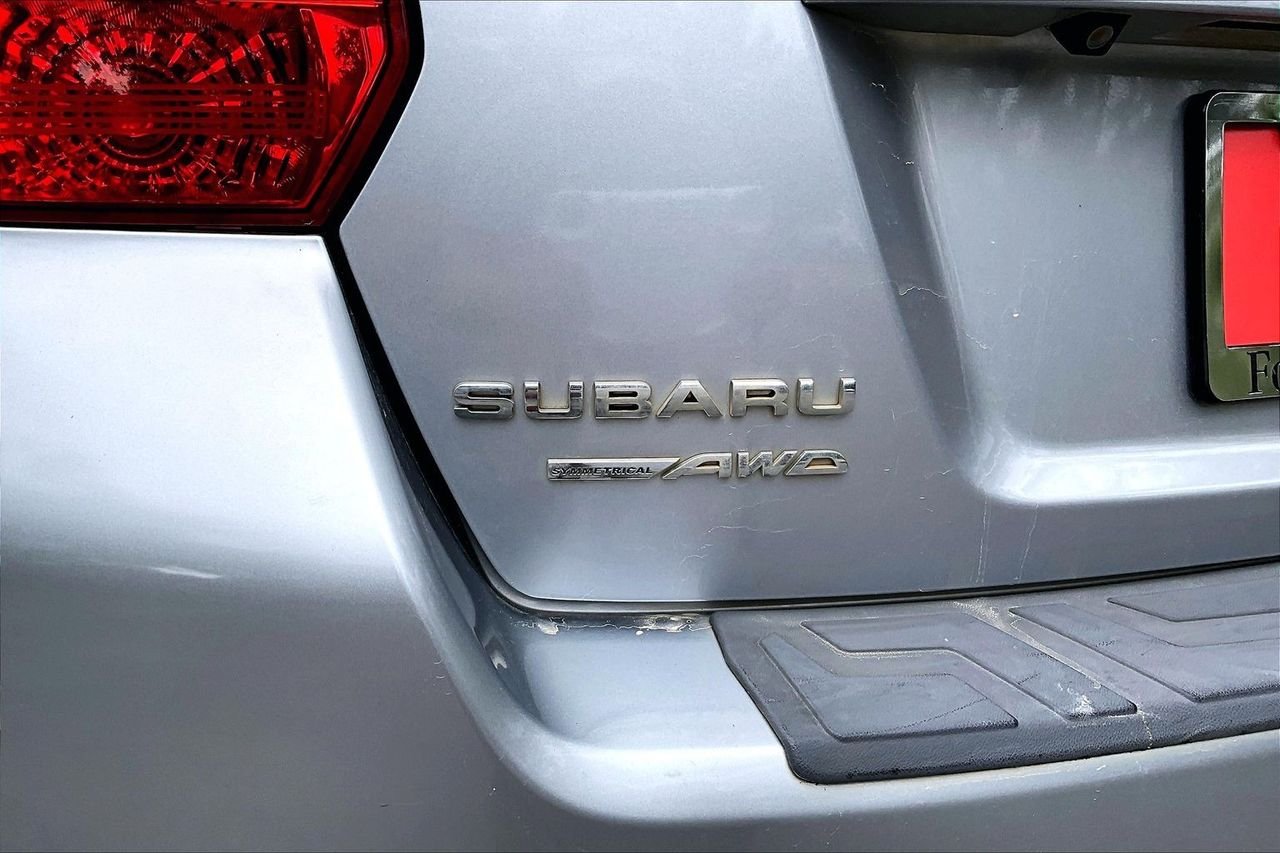 Used 2017 Silver Subaru 2.0i Premium image 24