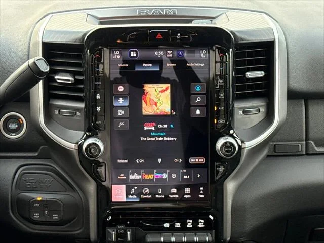 New 2027 Diamond Black Crystal Pearl-Coat Exterior Paint RAM LONE STAR image 13